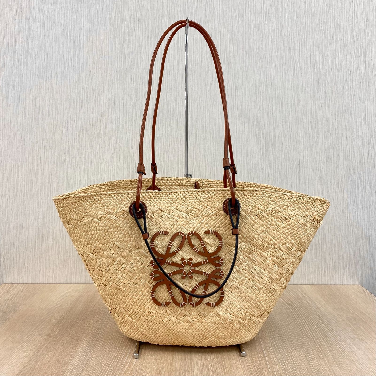 LOEWE（ロエベ）アナグラム カゴバッグ - メルカリ