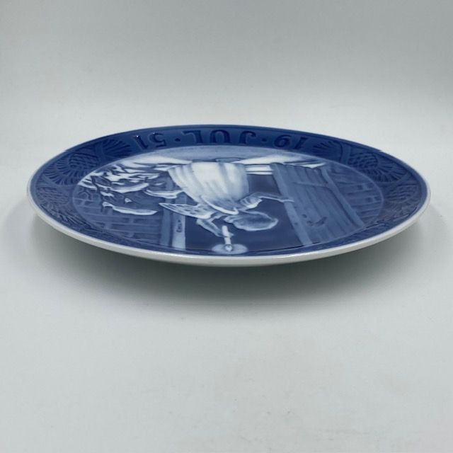 1951年 「クリスマスの天使」 イヤープレート ロイヤルコペンハーゲン 楽天市場】ロイヤルコペンハーゲン イヤープレート 1951年「Christmas