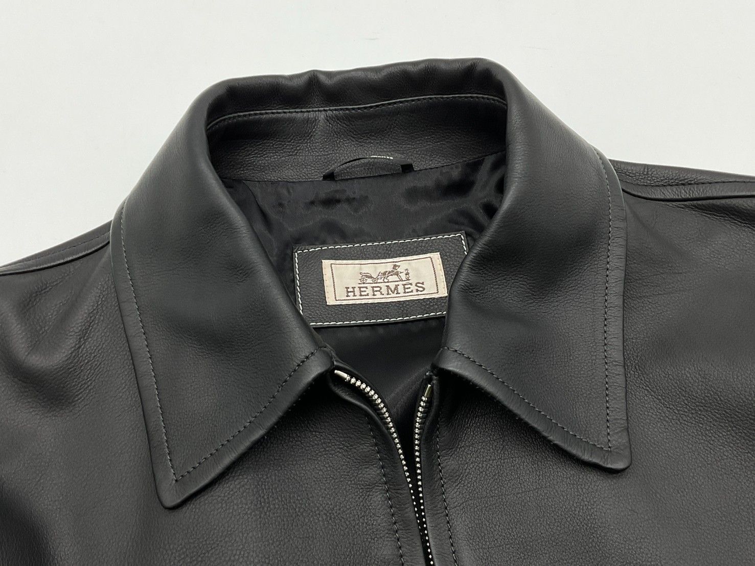 【極美品】HERMES ジャケット　サイズ50 極美品 HERMES エルメス 50 ブラック 下げ札付き カーフレザーW