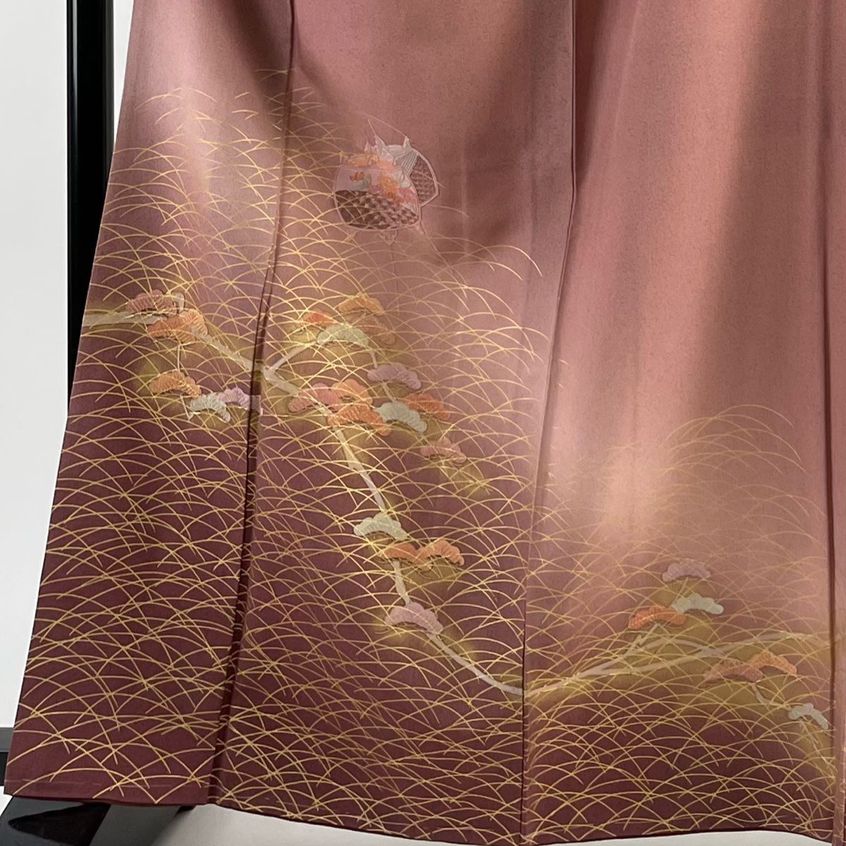 バイセル 着物 美品 名品 訪問着 焦茶色 雪芝 松 藤 宝尽くし 鹿の子 箔 金彩 正絹 165cm Lサイズ☆☆☆☆ 付下げ 身丈165cm 裄丈64cm M 袷 糸まき 松 刺繍 金彩 薄小豆