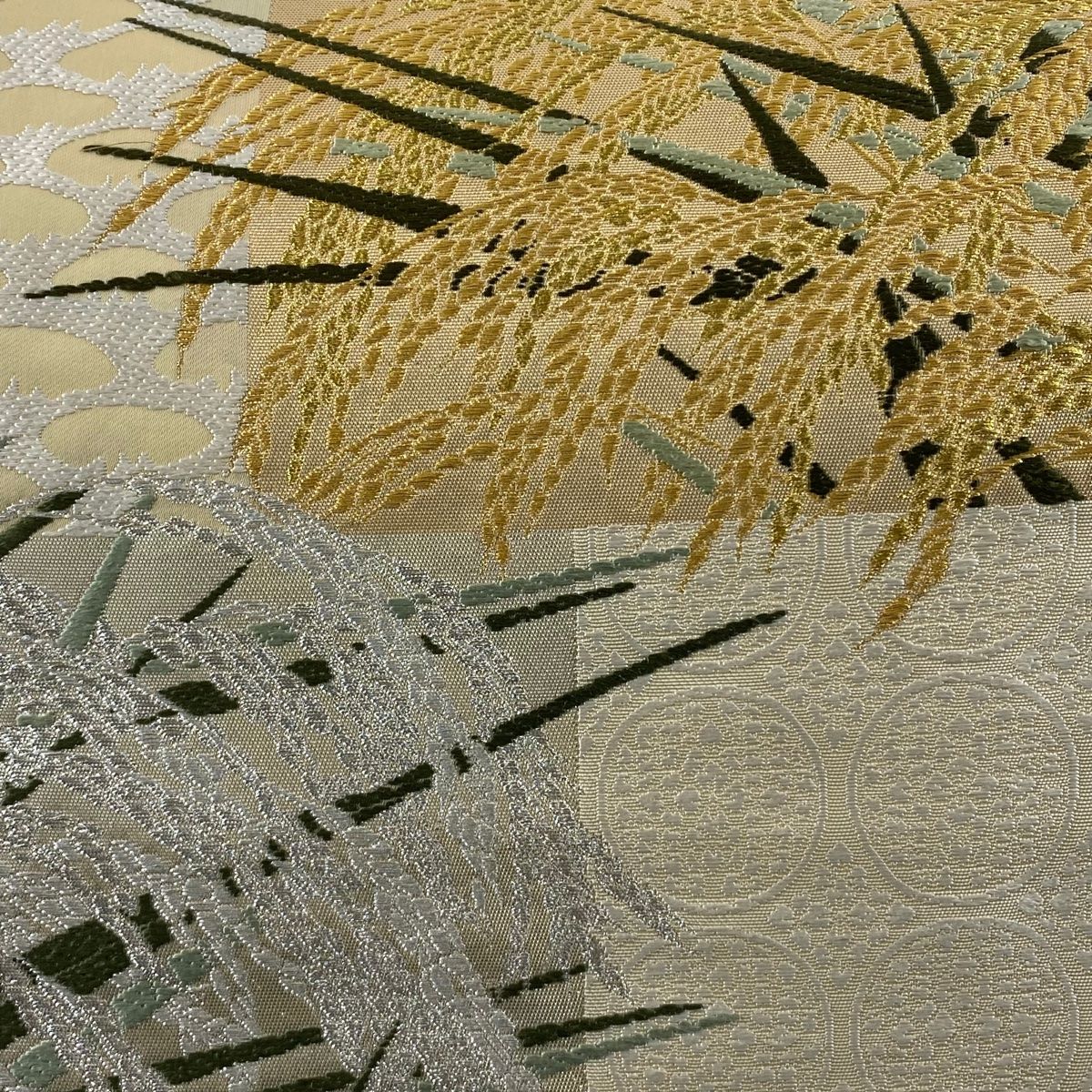 袋帯 落款 山口弘躬染織 有職早苗地豊穣文 稲 花菱 金銀糸 唐織 ベージュ お太鼓柄 正絹