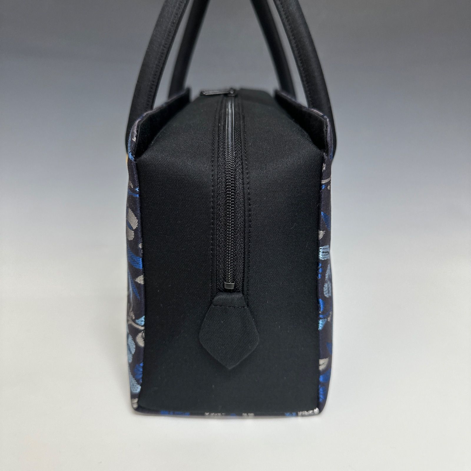新品未使用 ！！特別セール！！京都 西陣 正絹 帯使用 利休バッグ　25031 新品未使用！！特別セール！！京都 西陣 正絹 唐織帯使用 利休