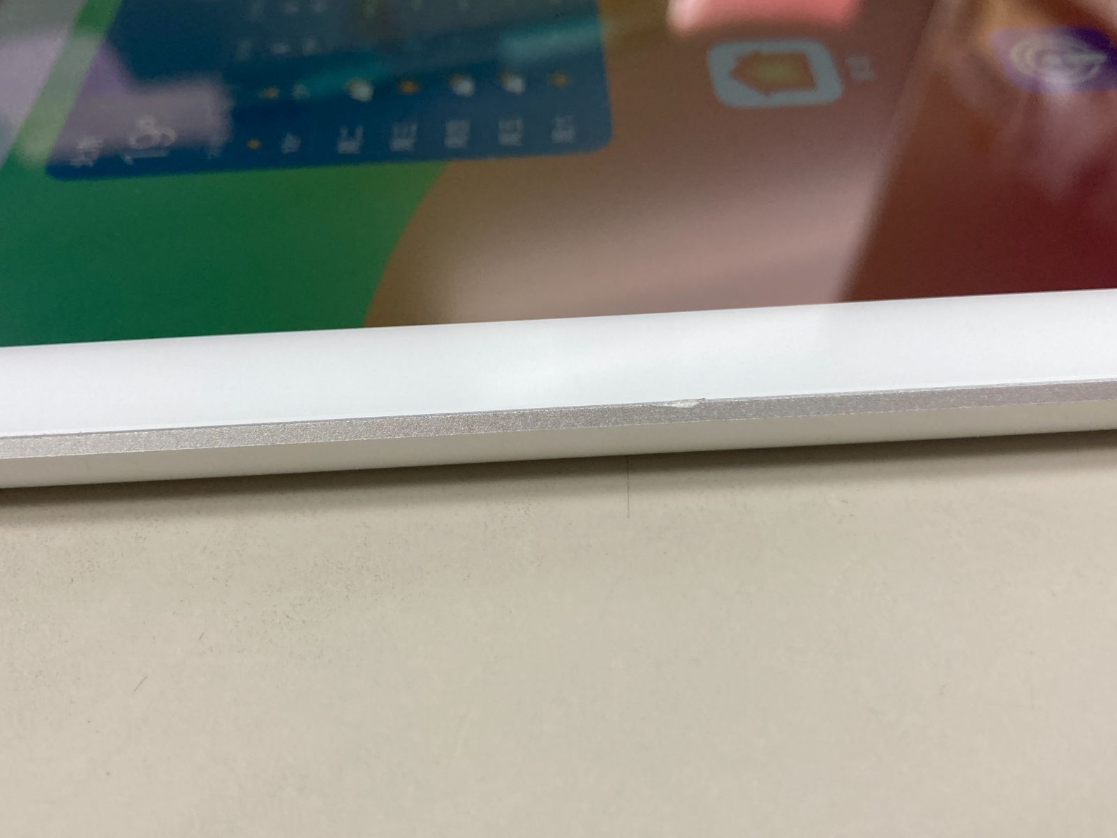 バッテリー82% SIMフリー apple iPad (第7世代) 32GB スペースグレイ