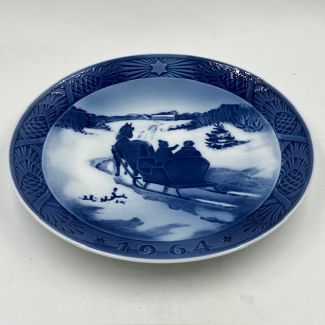 ロイヤルコペンハーゲン　イヤープレート 1964年　クリスマスツリーをとってくる ROYAL COPENHAGEN ロイヤルコペンハーゲン イヤープレート 1964