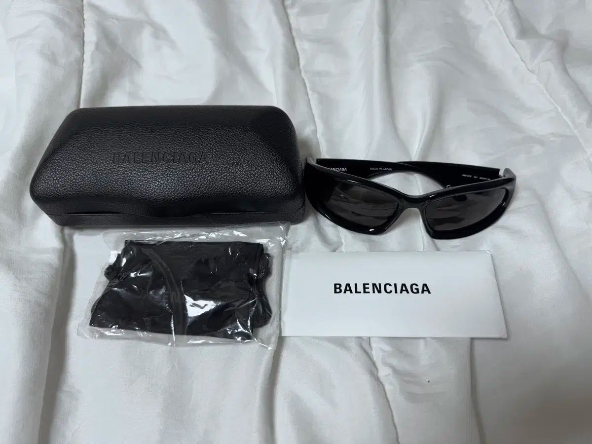 BALENCIAGA バレンシアガ スウィフトオーバル サングラス ブラック