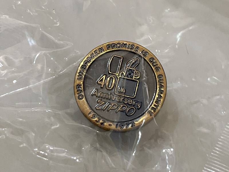 ジッポ 周年記念バッジ