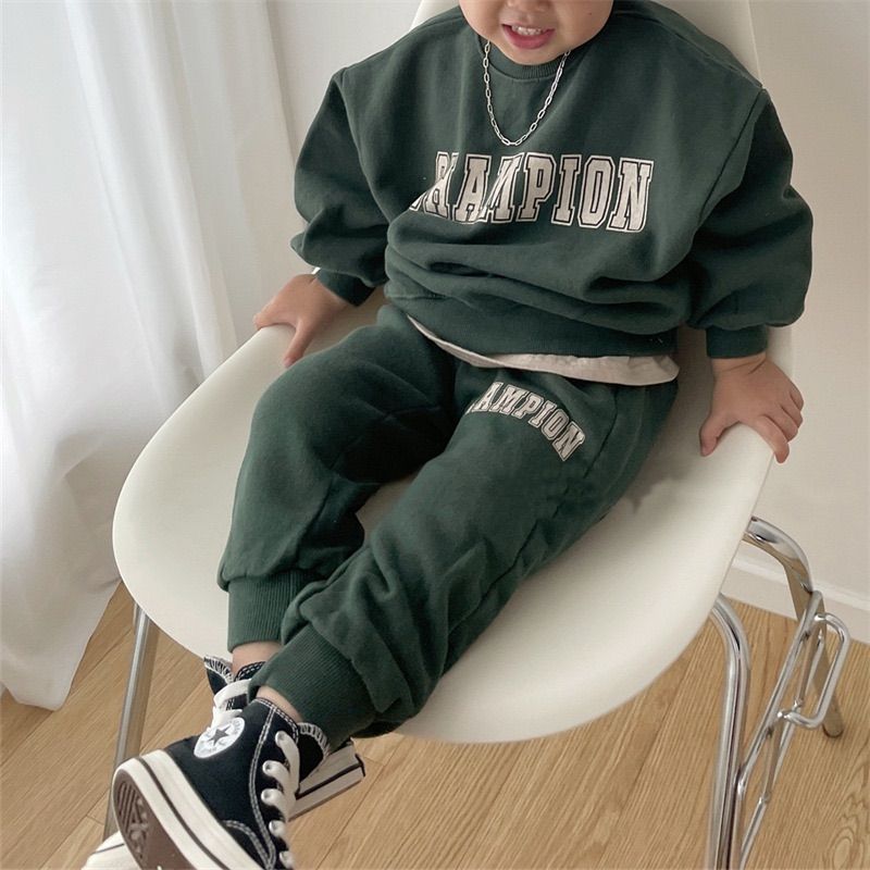 子供服　裏起毛　セットアップ　厚手　カジュアル　トレーナー　パンツ