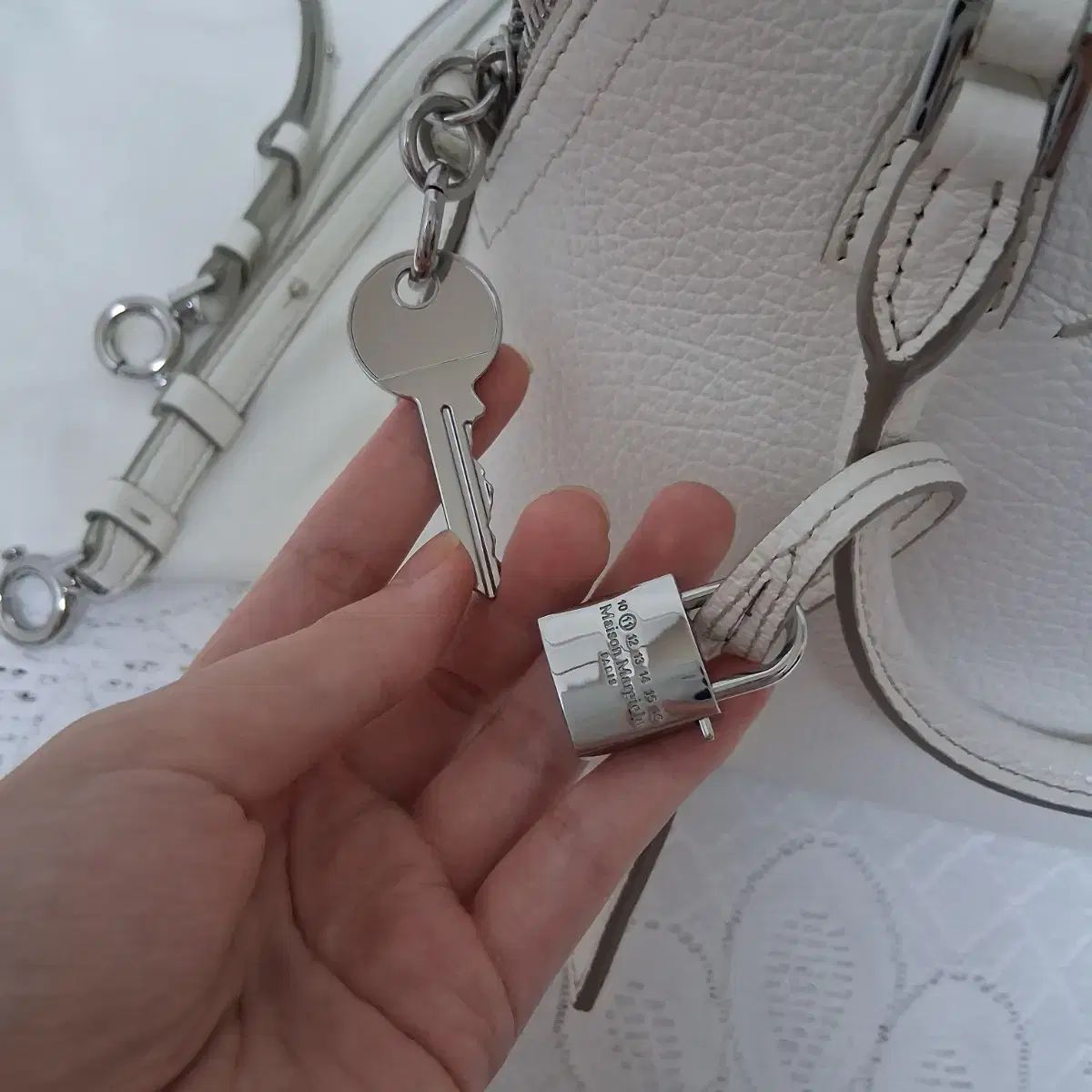 【人気新作】 メゾンマルジェラ 5ac スモール バッグ クロスバック トートバッグ 白