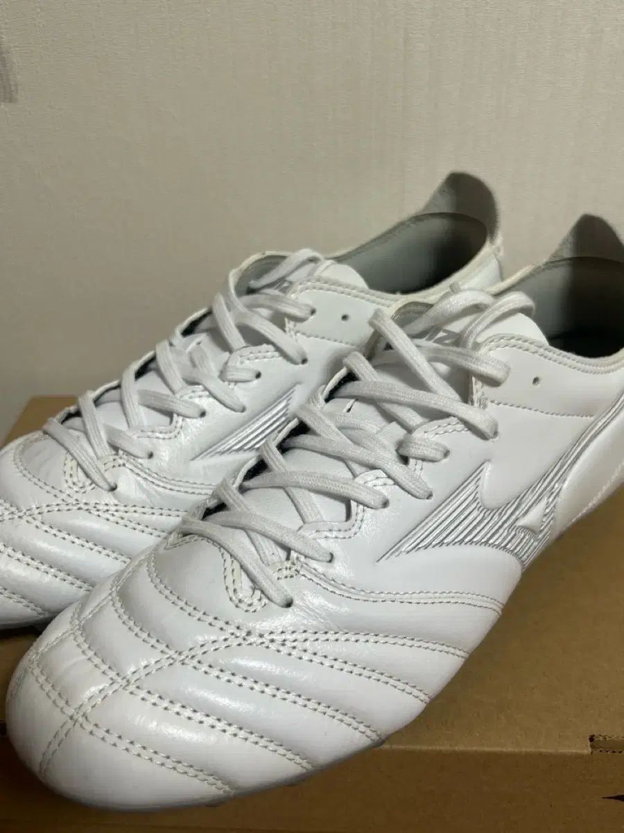 mizuno ミズノ モレリア ネオ 3 サッカーシューズ 255