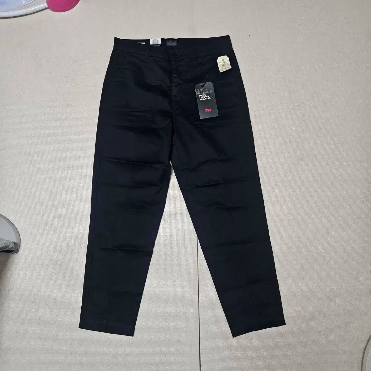 LEVI S リーバイス チノパンツ ネイビー 32 サイズ 新しい画像です