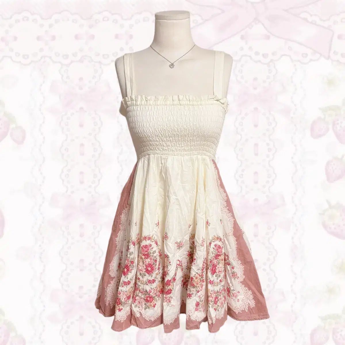 LIZ LISA リズリサ いちごミルク 姫ギャル 白 フラワー パターン プリンターの色 トップス ワンピース