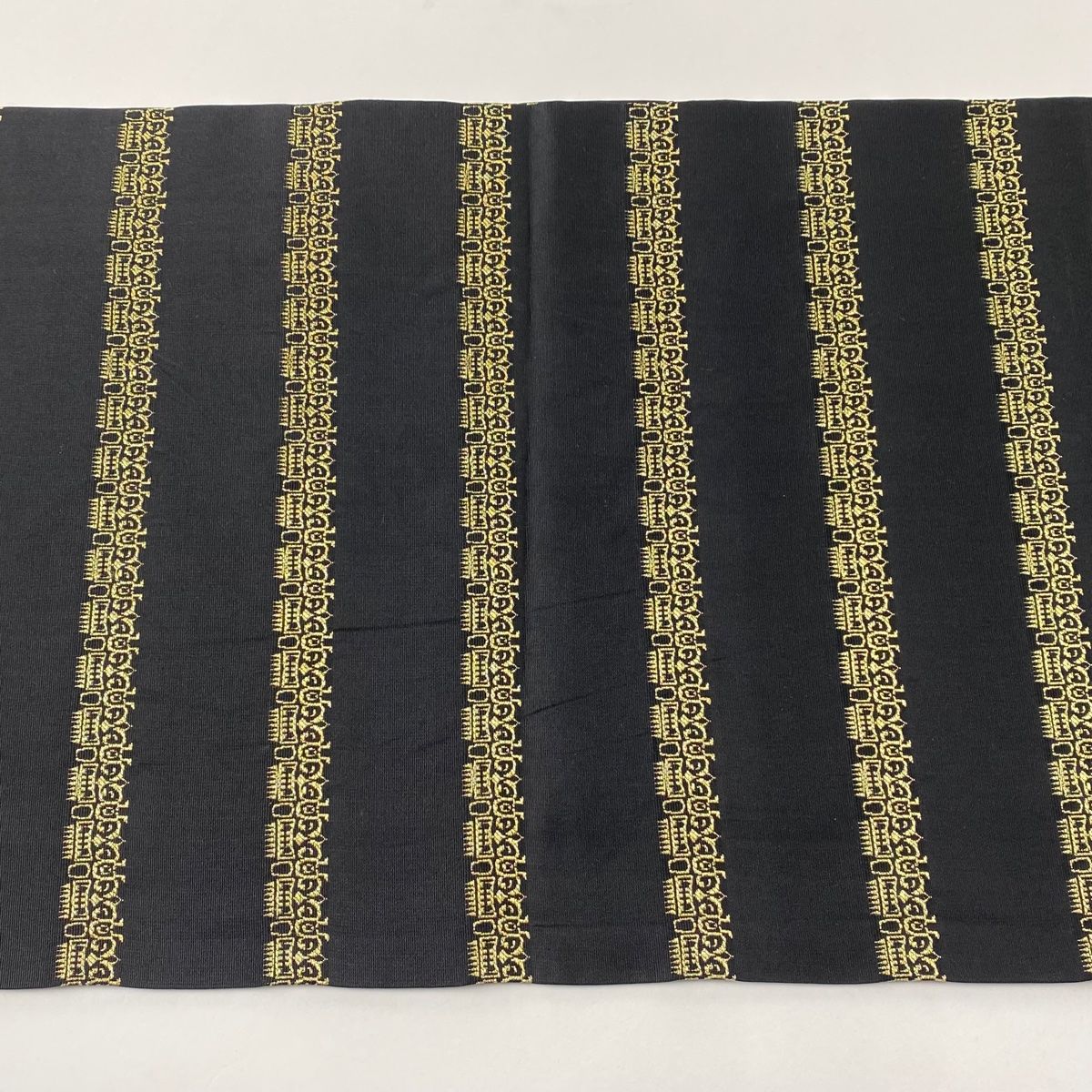 開き名古屋帯 美品 逸品 龍村美術織物 獅噛文長斑錦 金糸 黒