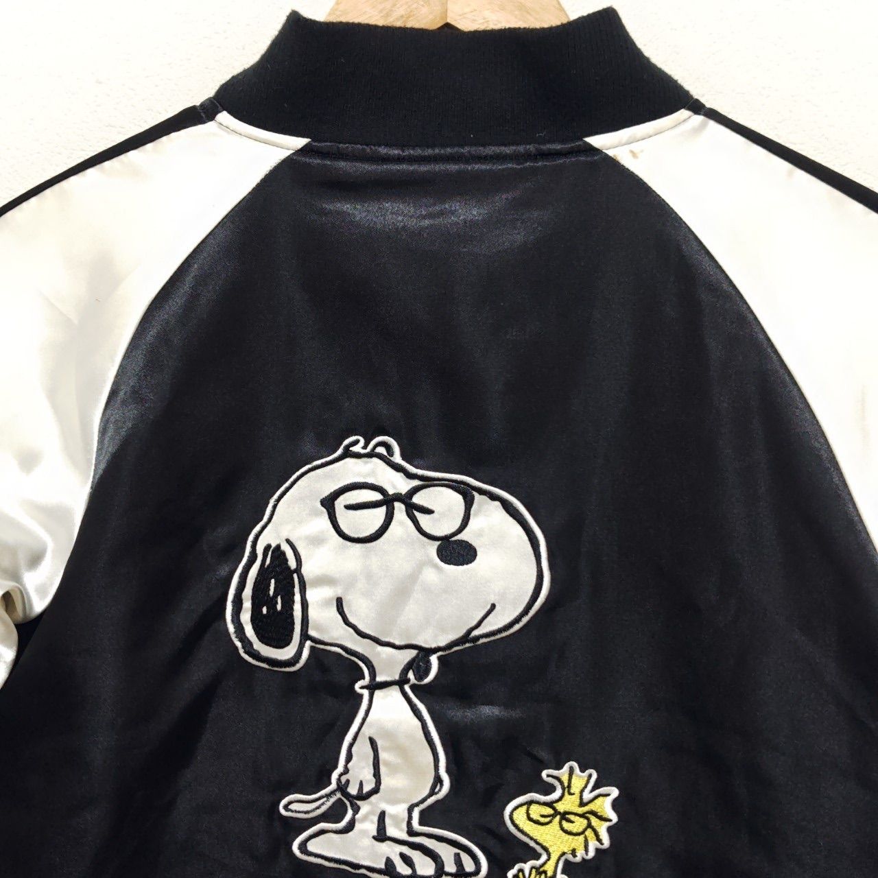 レア⚛️♥美品♥⚛️ PEANUTS ピーナッツ スヌーピー 刺繍スカジャン M レア⚛️♥美品♥⚛️ PEANUTS ピーナッツ スヌーピー 刺繍