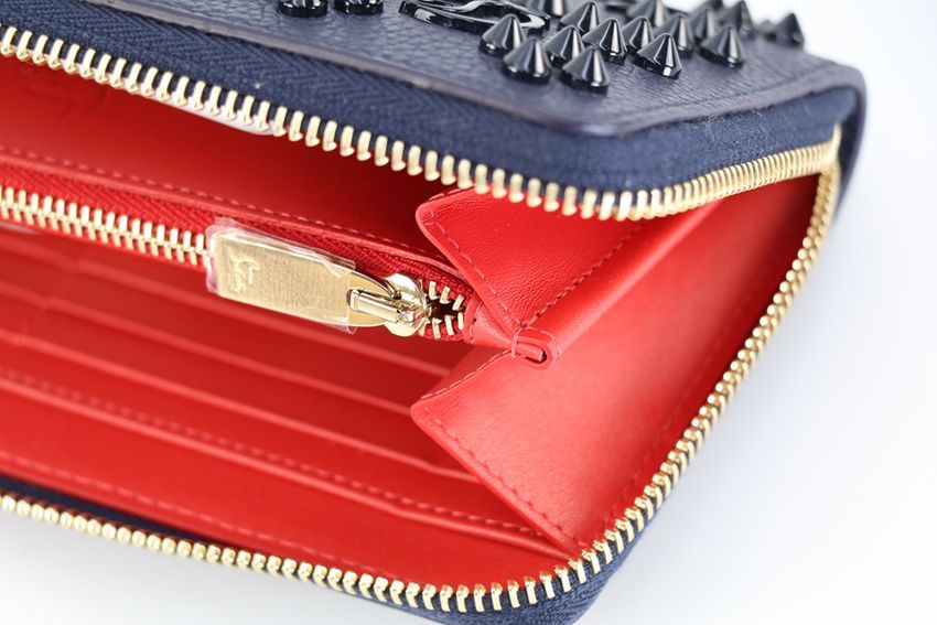 クリスチャン・ルブタン 長財布 スタッズ 3175224 ラウンドファスナー