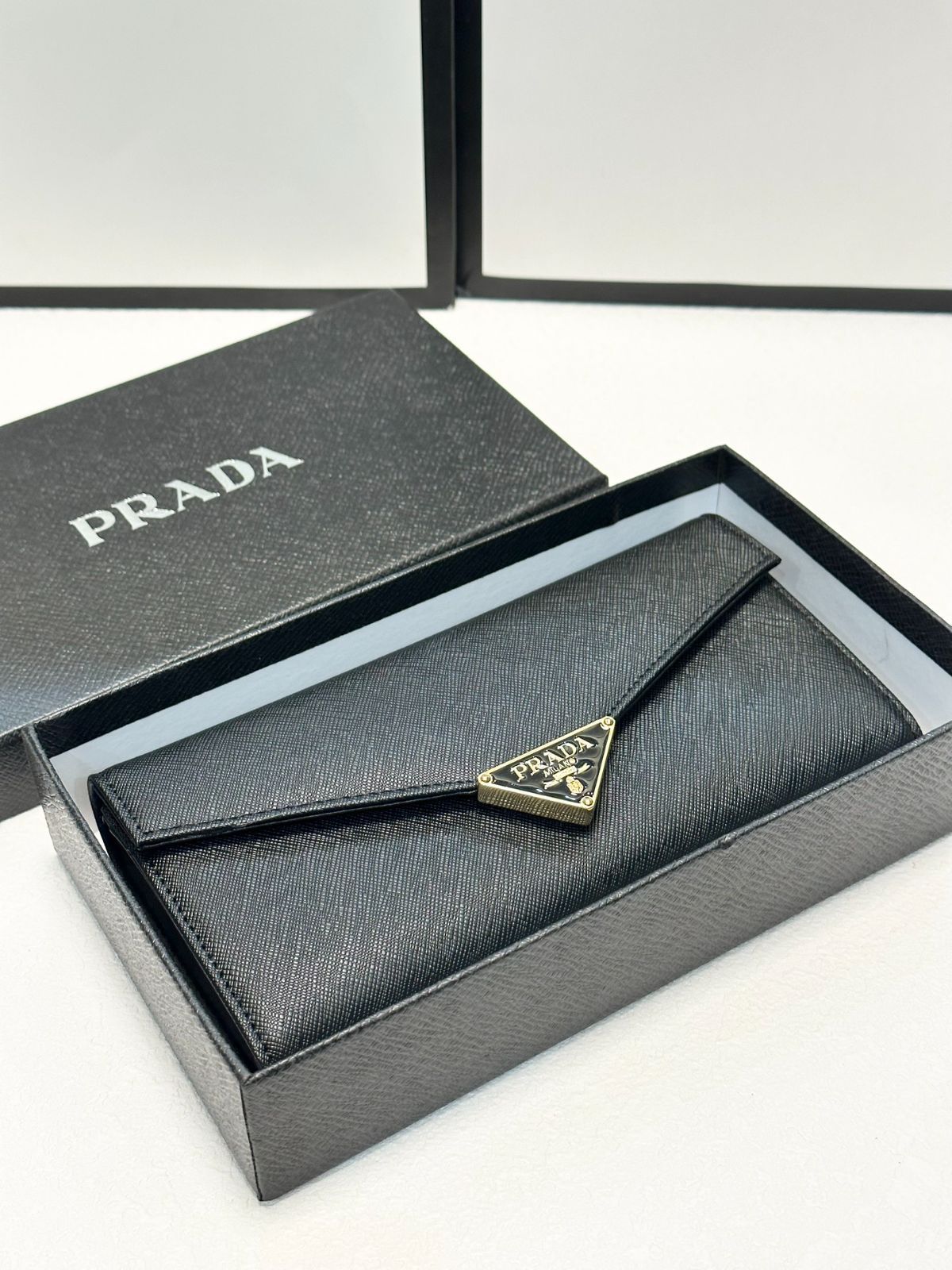 今日 PRADA