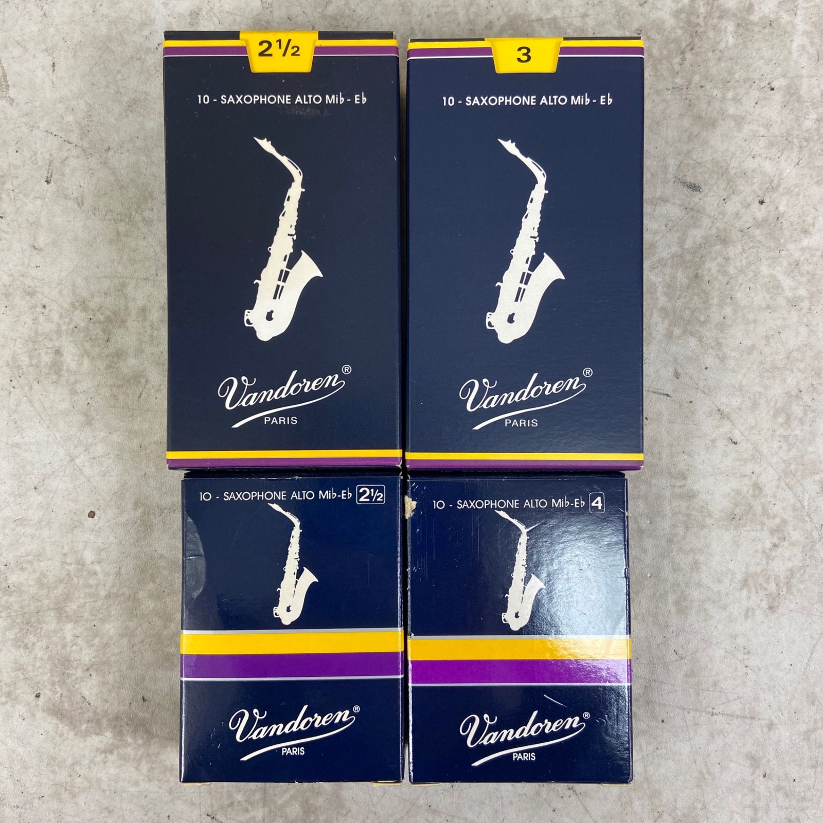 VANDOREN 「3」バリトンサックス用リード バンドレン Traditional (青箱) お手軽価格で贈りやすい - 管楽器・吹奏楽器