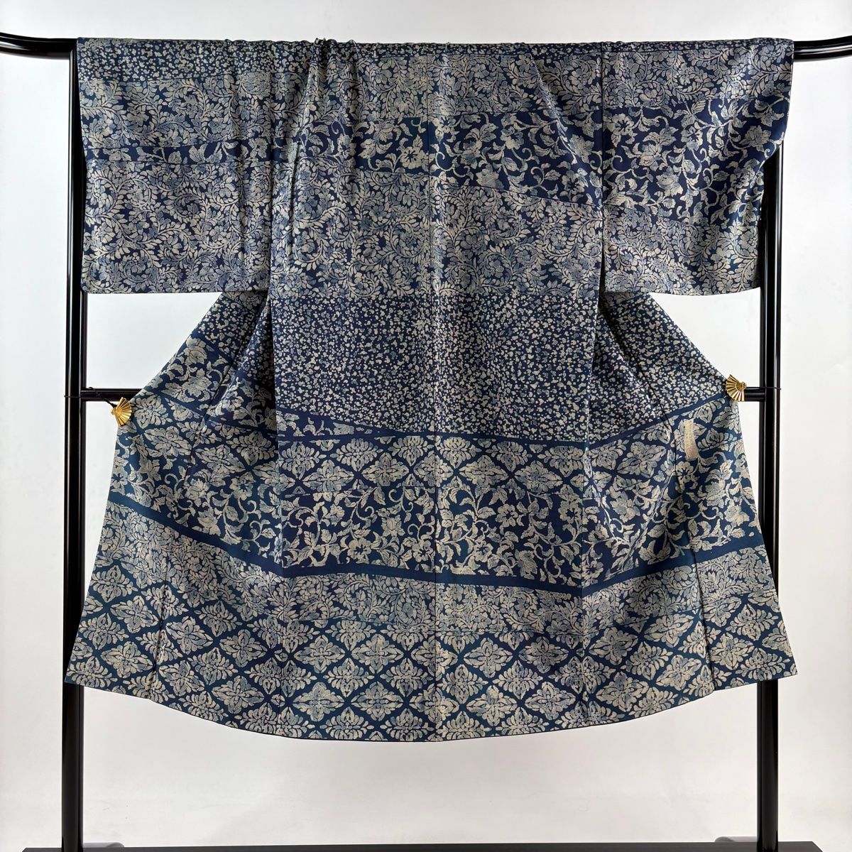 新品　美品　袷　正絹　結城紬　小紋　フルセット　身丈167 裄丈67 未使用近い 美品 袷 正絹 結城紬 フルセット 未使用近い 美品 袷