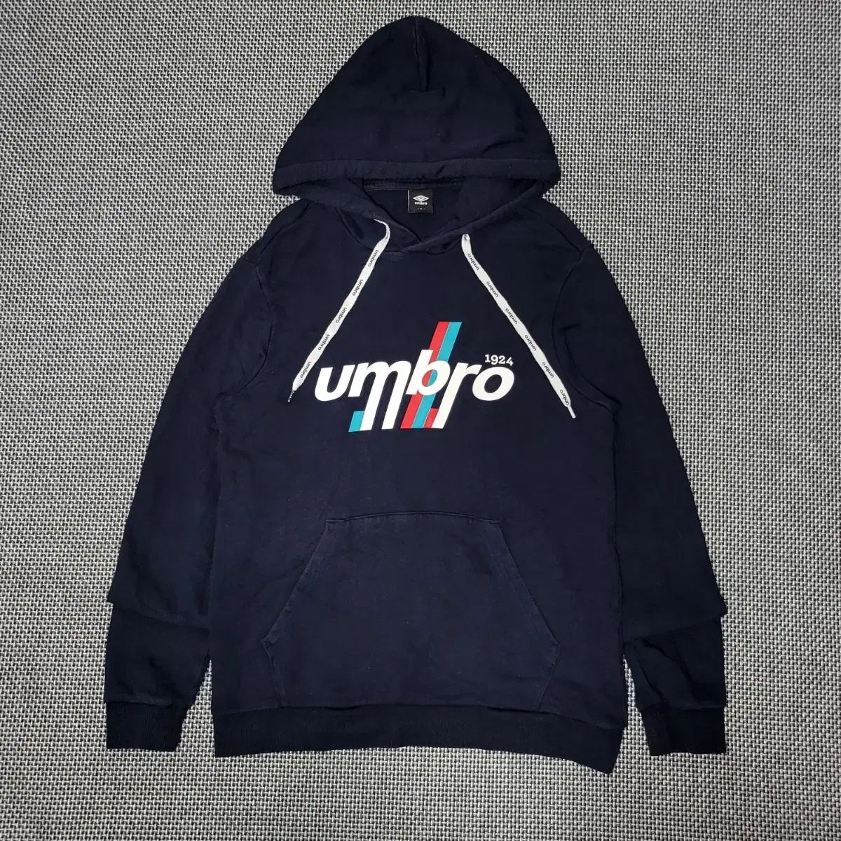 【雷市場（ポンジャン）商品韓国直送】 umbro(アンブロ) フード付きTシャツ （ M ）