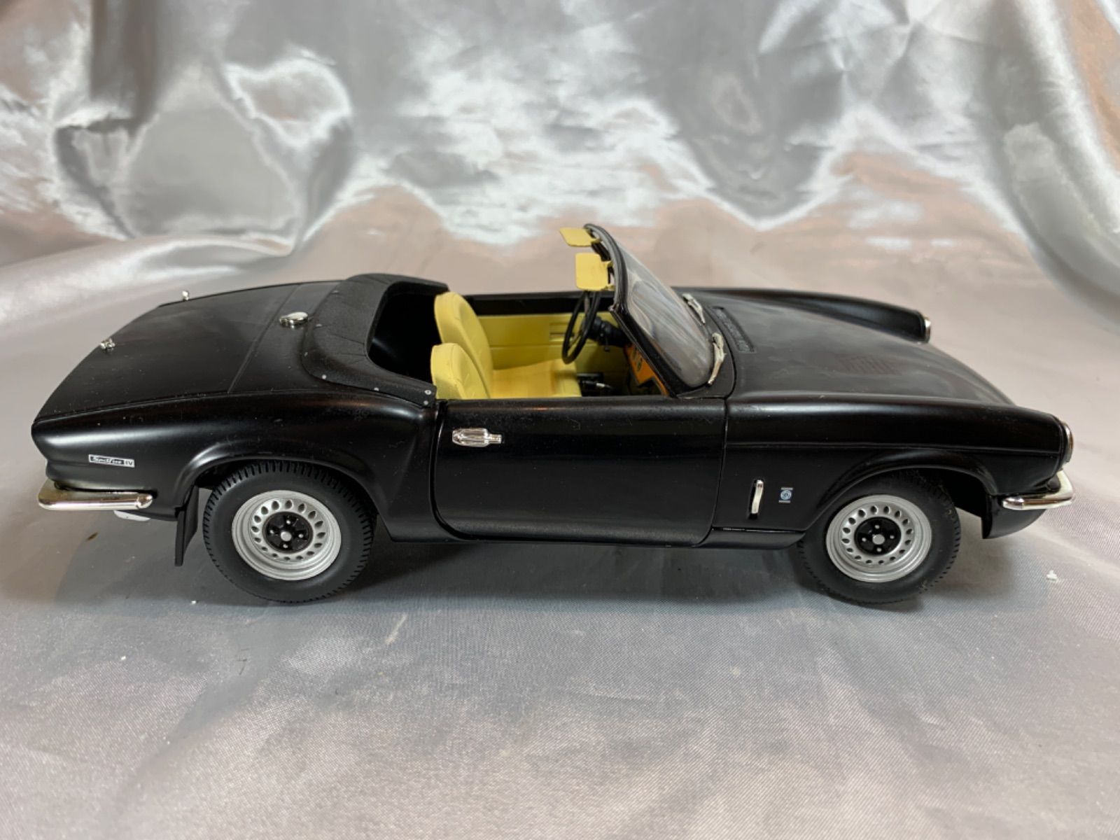 195. CHRONO 1/18 TRIUMPH Spitfire Mk Ⅳ トライアンフ 