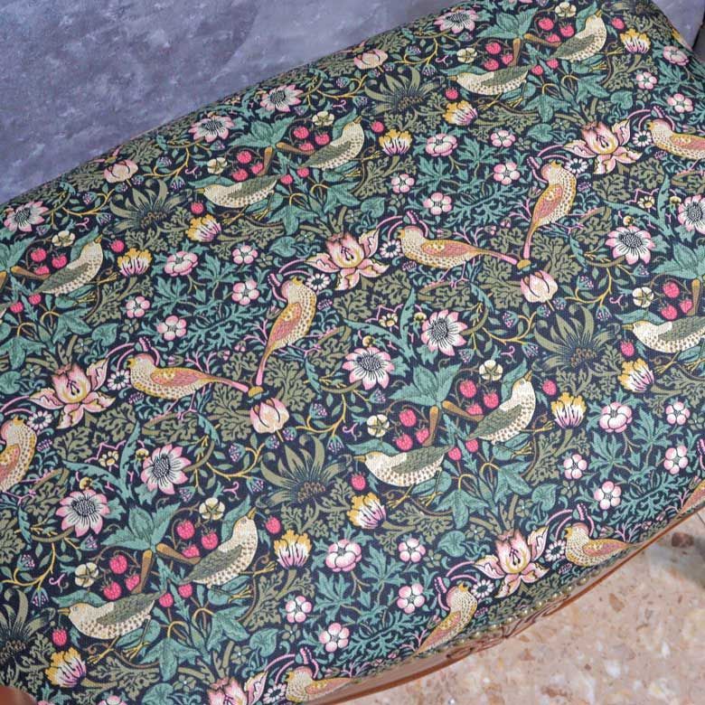 ベンチスツール いちご泥棒 ベスト・オブ・モリス 猫脚 イタリア スツール いちご泥棒 ベスト・オブ・モリス 猫脚 イタリア