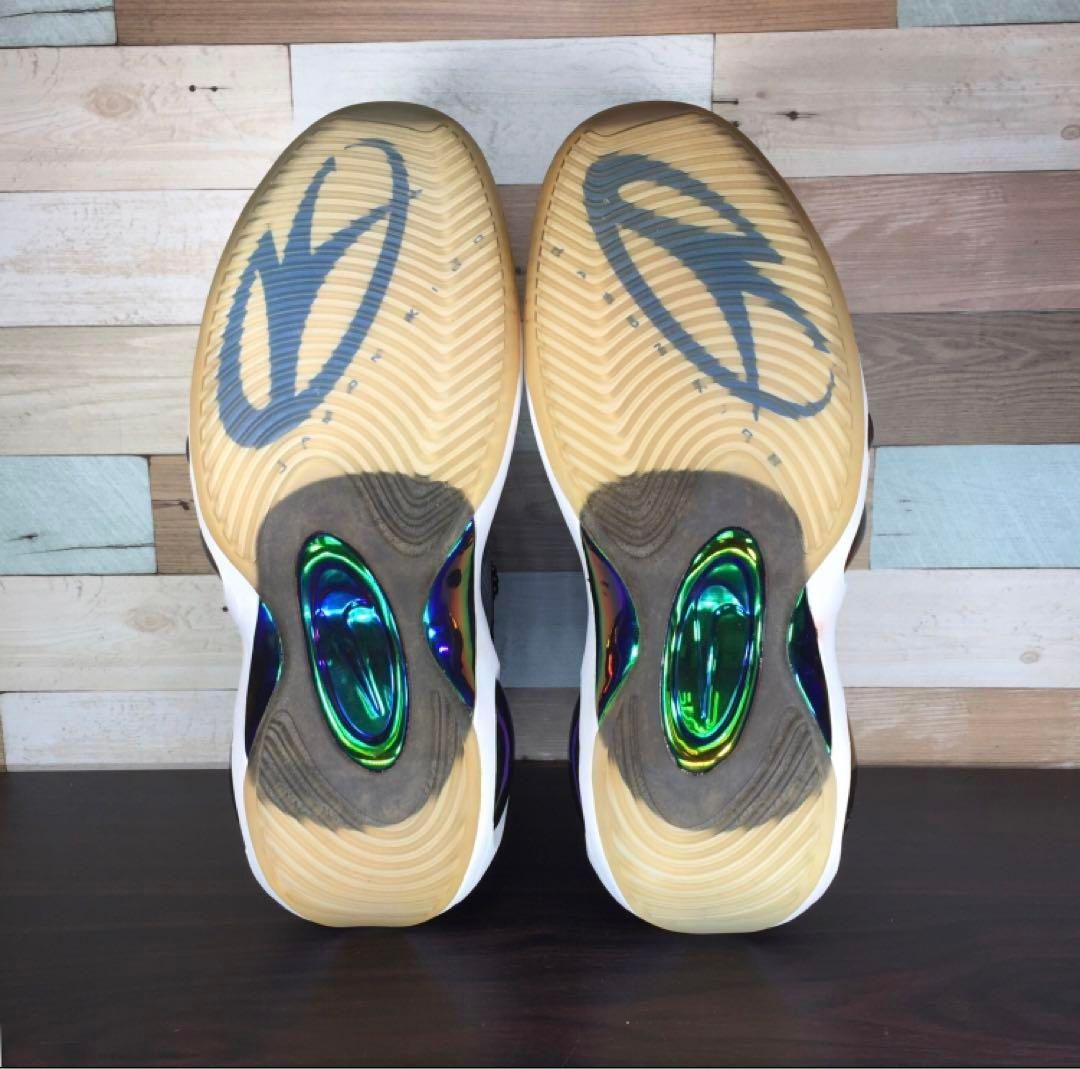 ズームフライト95 ナイキ」の90年代名作“エア ズーム フライト 95”が今季も復刻