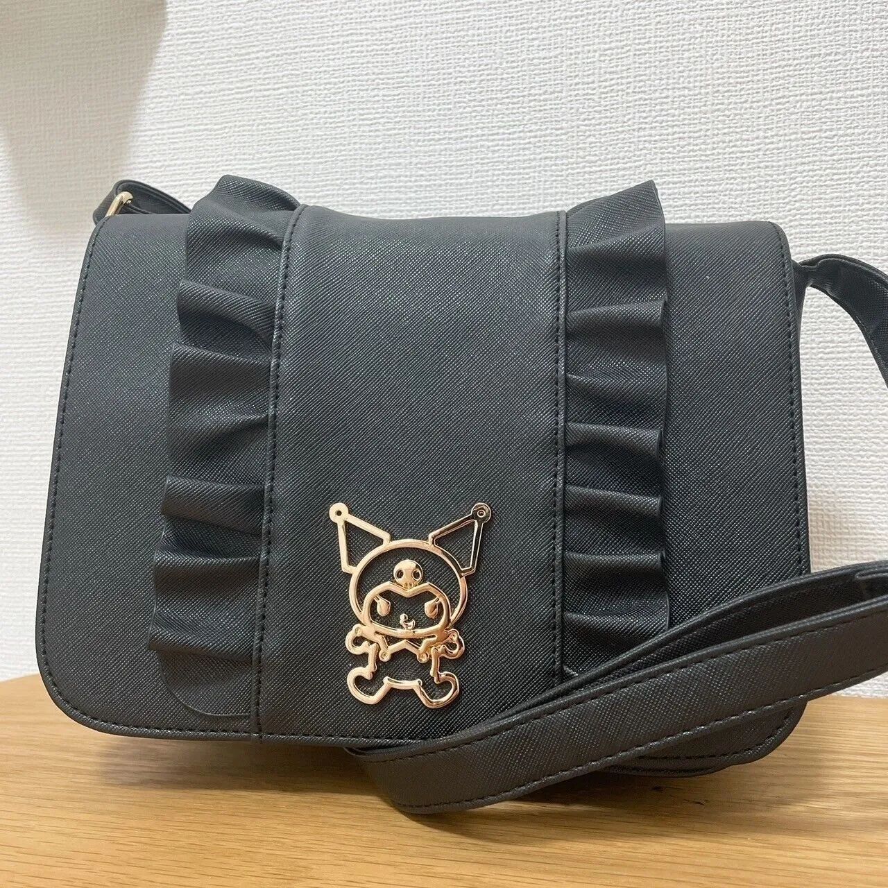 Sanrio Kuromi サンリオ クロミ ショルダーバッグ 黒 地雷系 Sanrio Kuromi サンリオ クロミ ショルダーバッグ 黒 地雷系