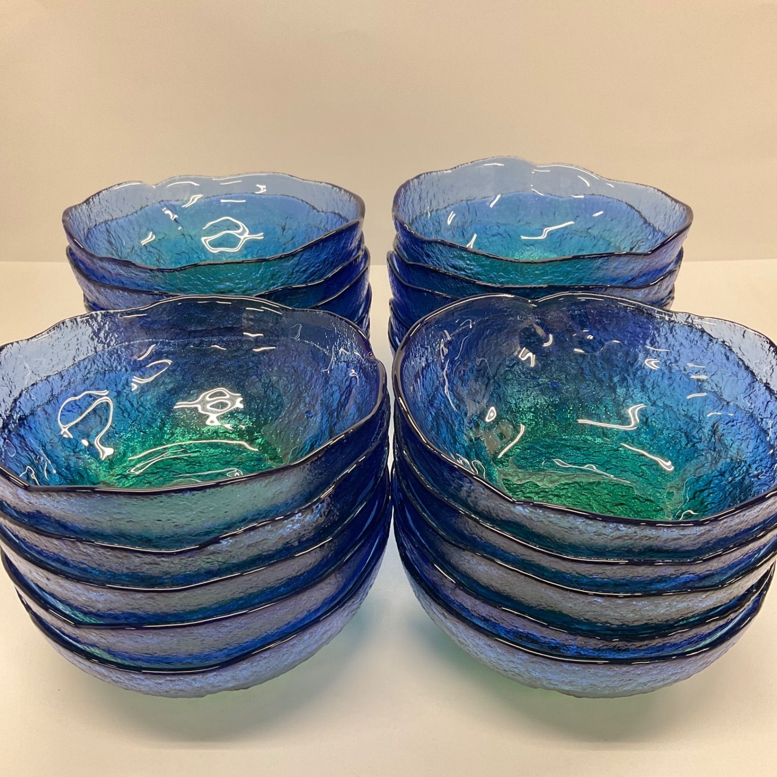 東洋佐々木ガラス 珊瑚の海 小鉢 13.5cm 20個 中鉢 ガラス ボウル 皿 前菜 刺身 先付 サラダ デザート スイーツ 青 緑 和食器 飲食店 業務用 レストラン