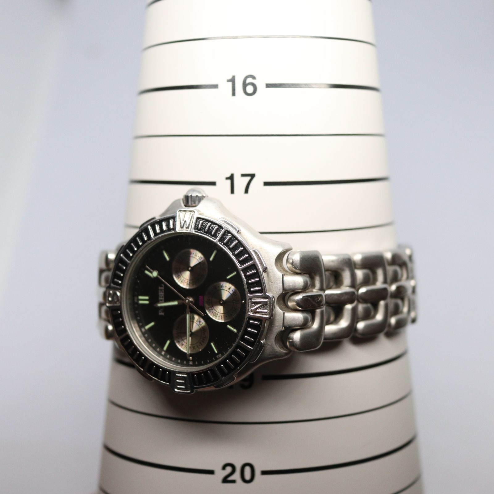 美品【トリプルエイト】エフォール4typeBプレーン 48mm20g スケートボード ヘルメット triple eight トリプル エイト