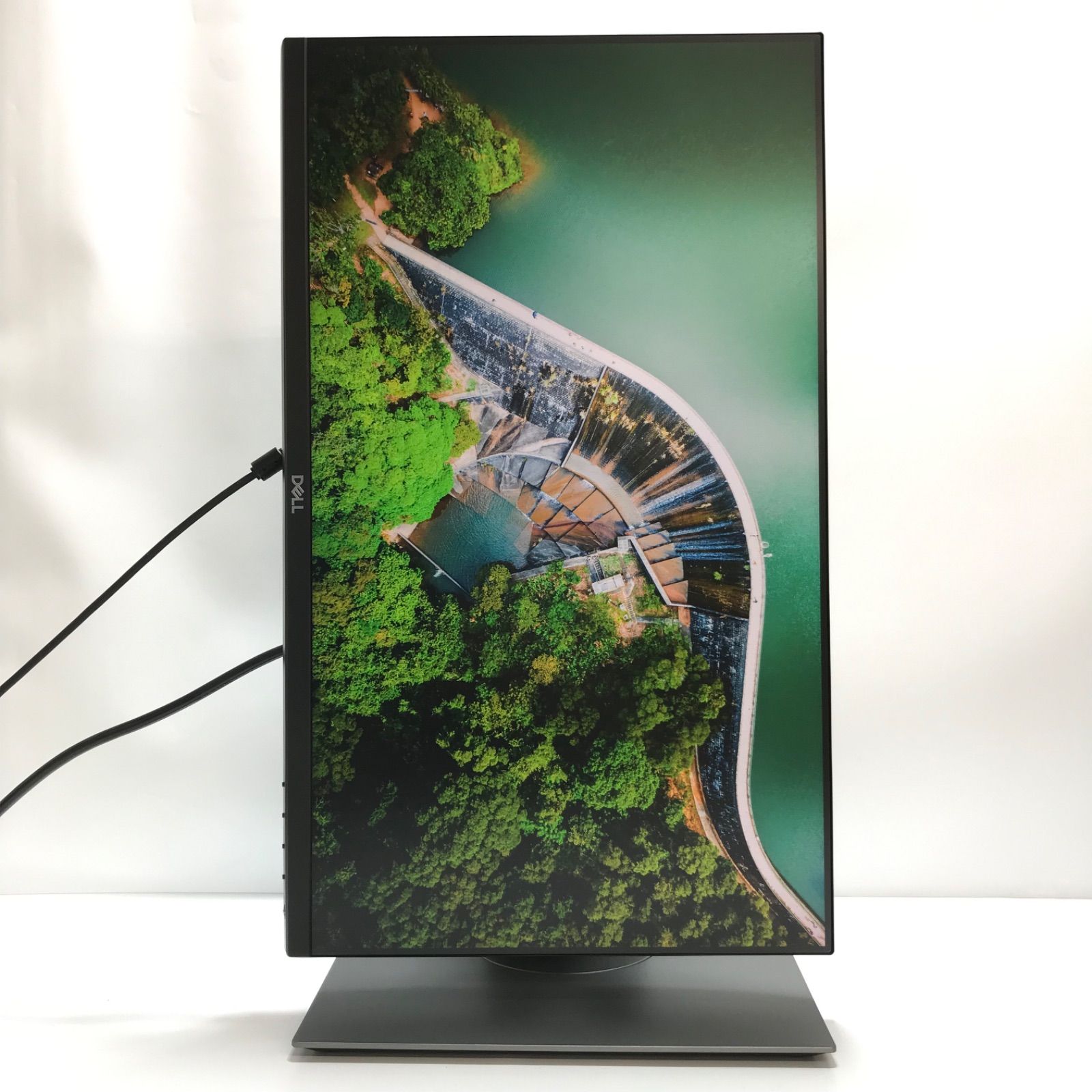 DELL P2415Q (23.8インチ IPS 4K) / 中古 DELL P2415Q 24インチ 4K スタンド付き HDMIケーブル付属 中古液晶