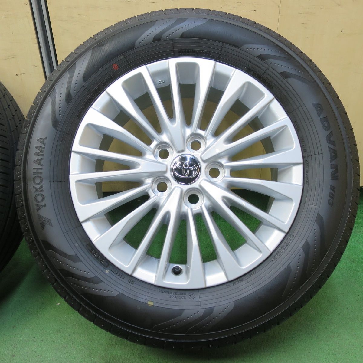 新車外し40系アルファード タイヤセット 225/65R17