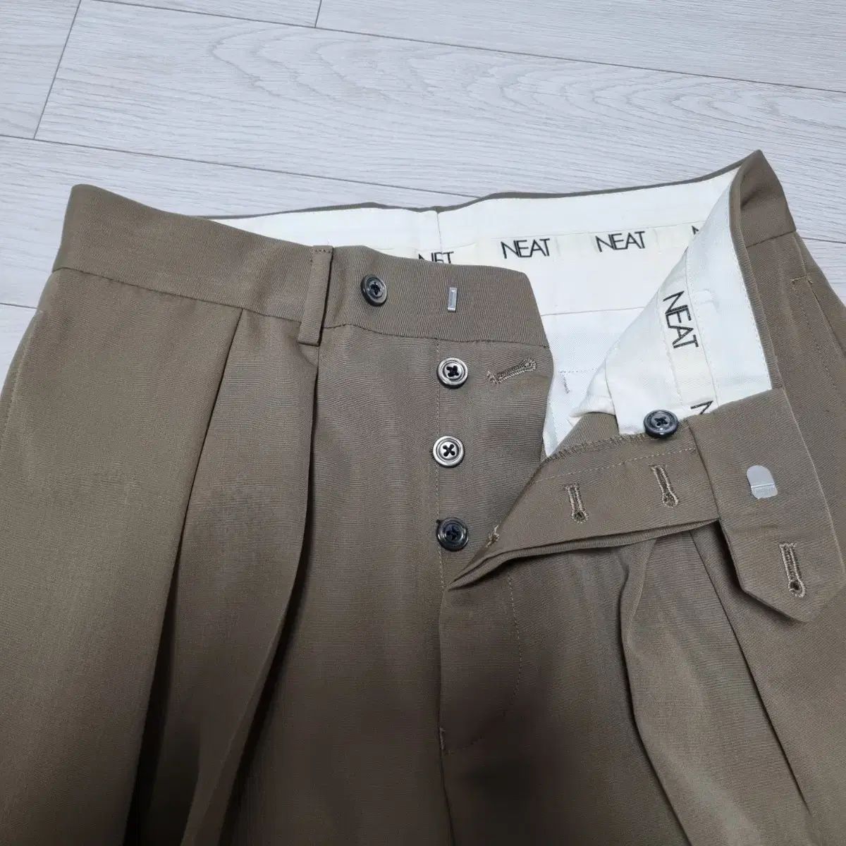サイズ 44 ） NEAT wool max canvas wide taupe