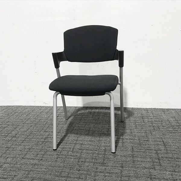 ミーティングチェア スタッキング 会議 肘付 プロッティ コクヨ ブラック
