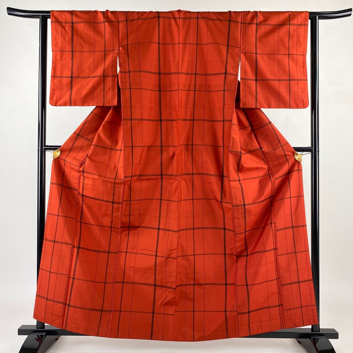 大島紬 身丈161cm 裄丈63cm S 袷 泥染 格子 赤 正絹 秀品 【中古