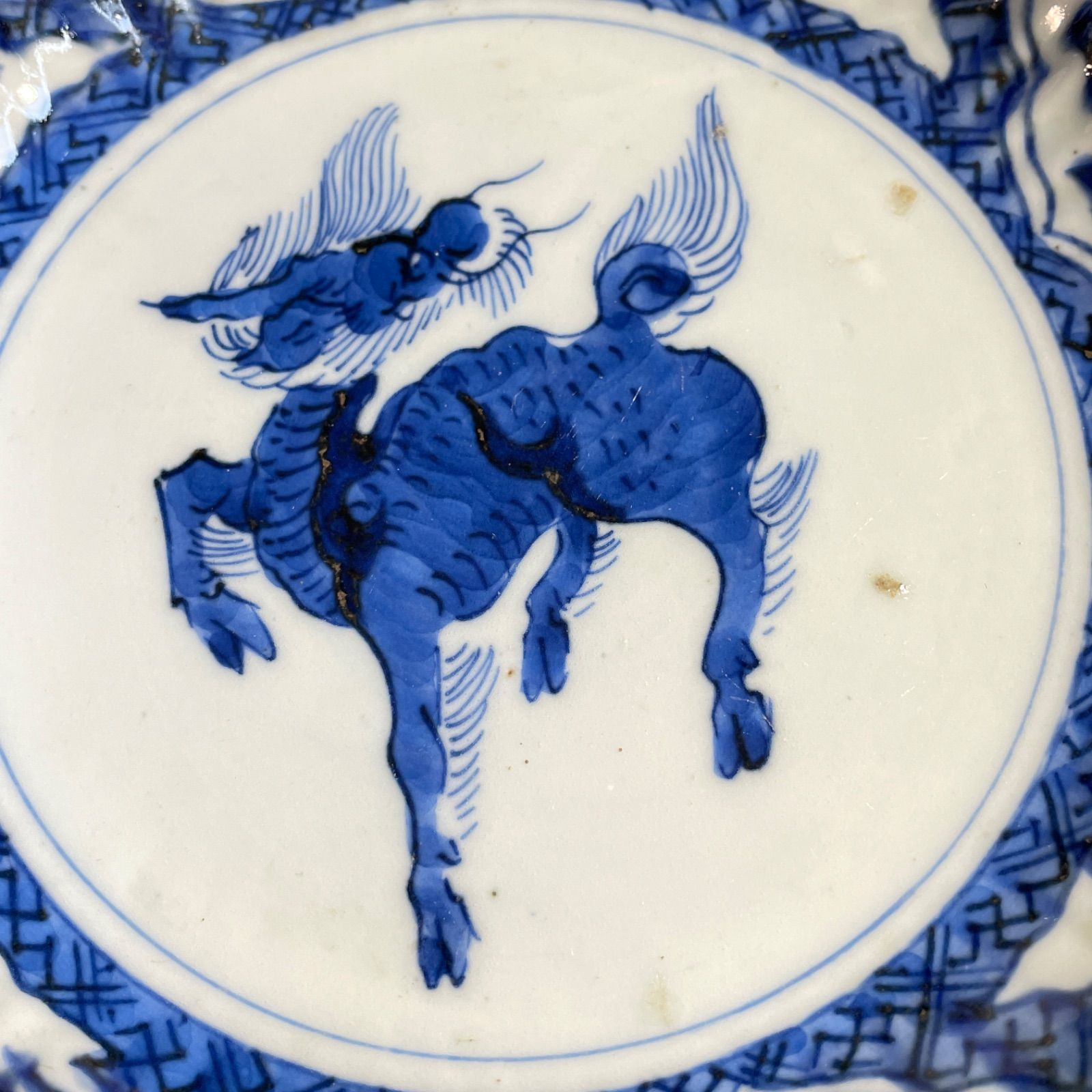 古染付　皿　色々　麒麟 日本の伝統的な陶磁器 古伊万里焼の染付 麒麟 骨董品 お皿
