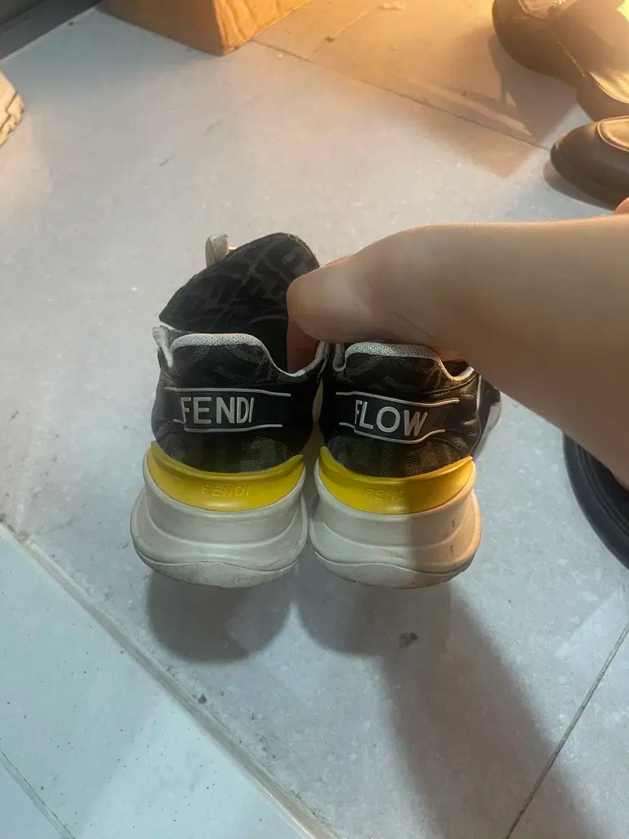 フェンディフロー