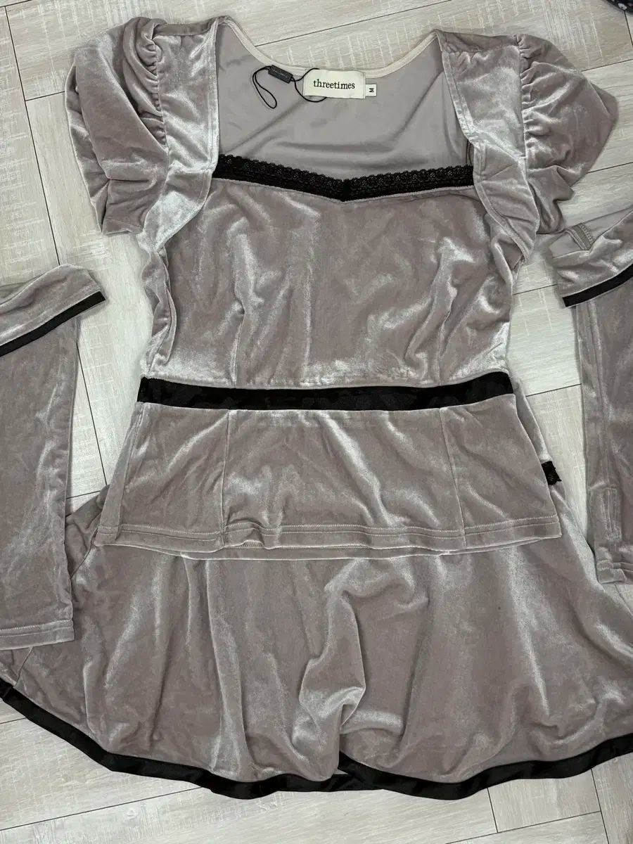 threetimes スリータイムズ ベルベットパフスリーブ スカート ウォーマーセット