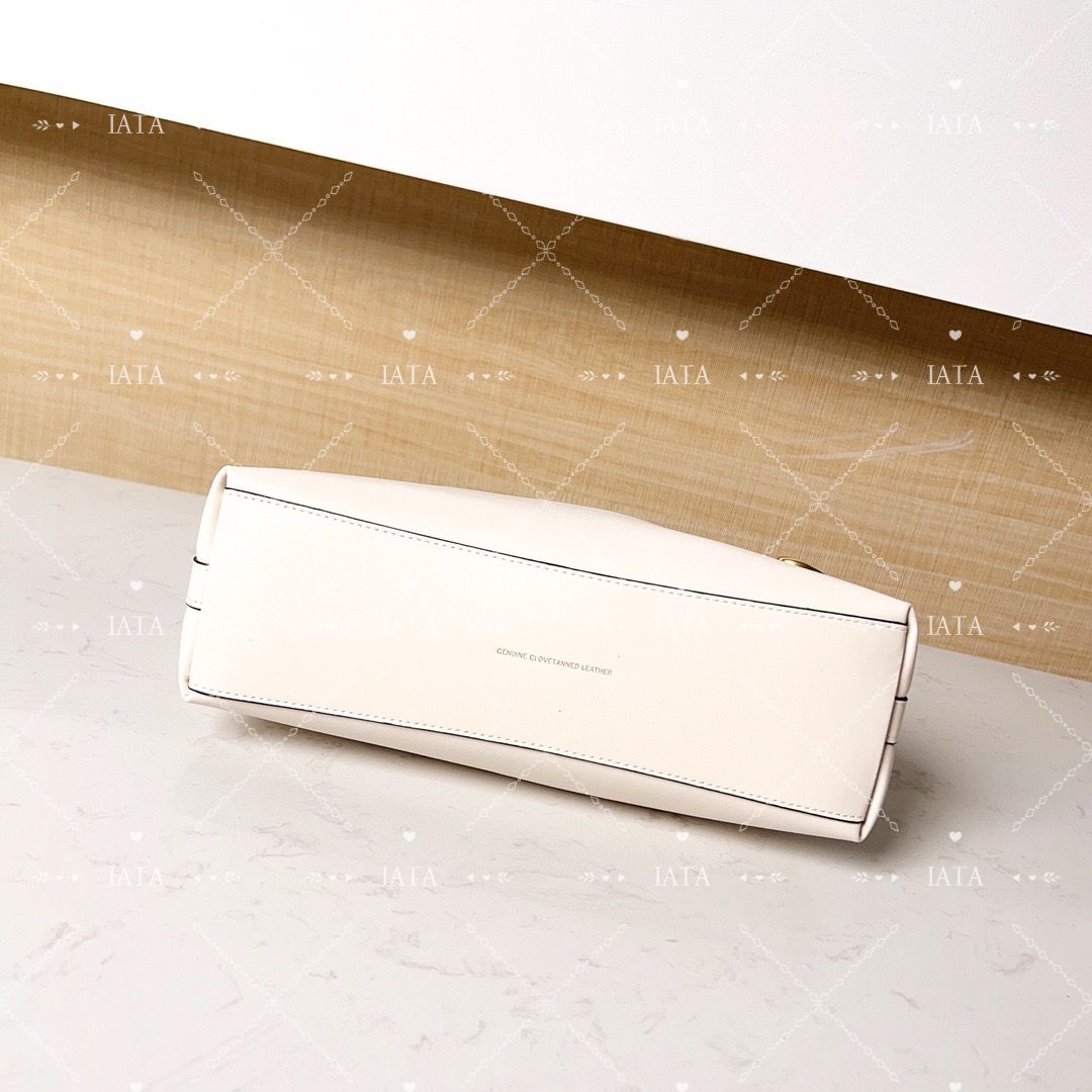 新品】COACH コーチCR981ジュリエット 脇下バッグ ホワイト - メルカリ 