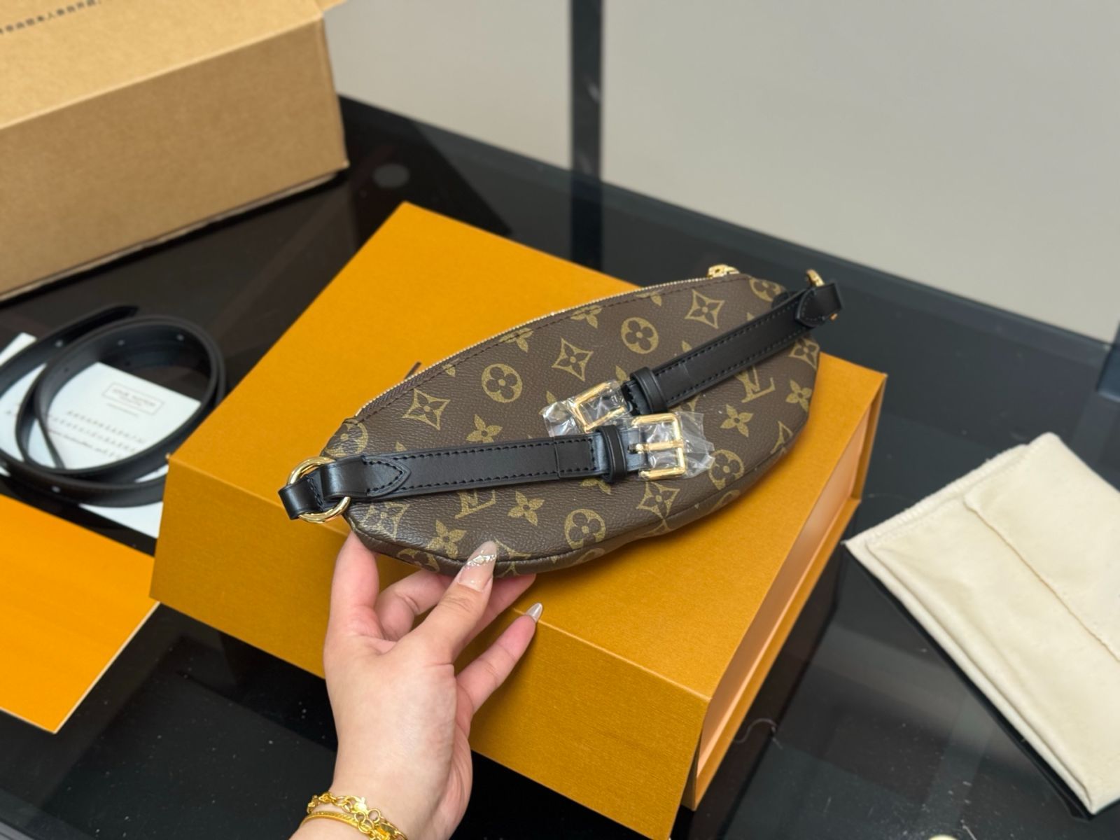 今日特価】LV Keepit Waist Bag 28×11.5cm | LV キーピット