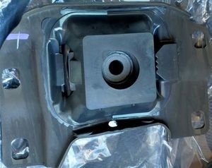 純正 マツダ プレマシー エンジンマウントラバー MAZDA