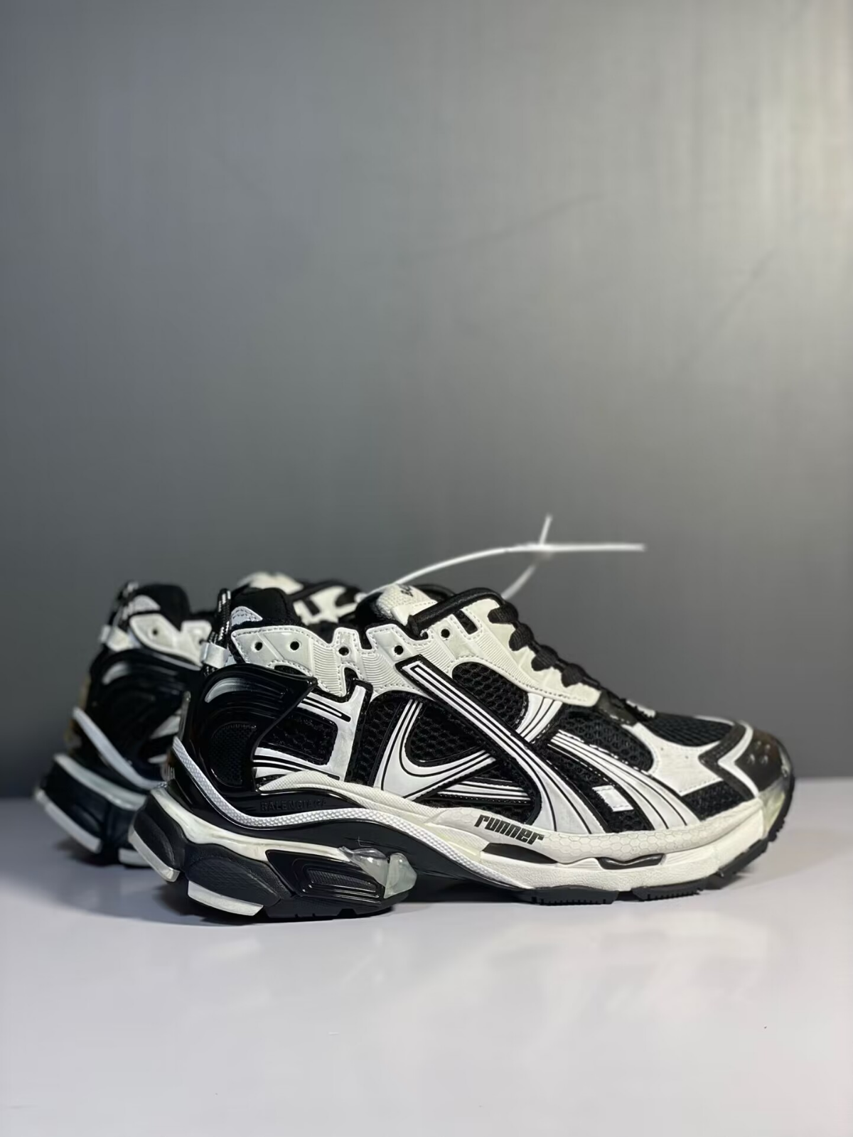 BALENCIAGA スニーカー Balenciaga Runner Black White 男女兼着