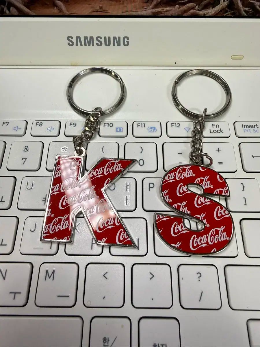 コカコーラ エンブレム キーホルダー 2個