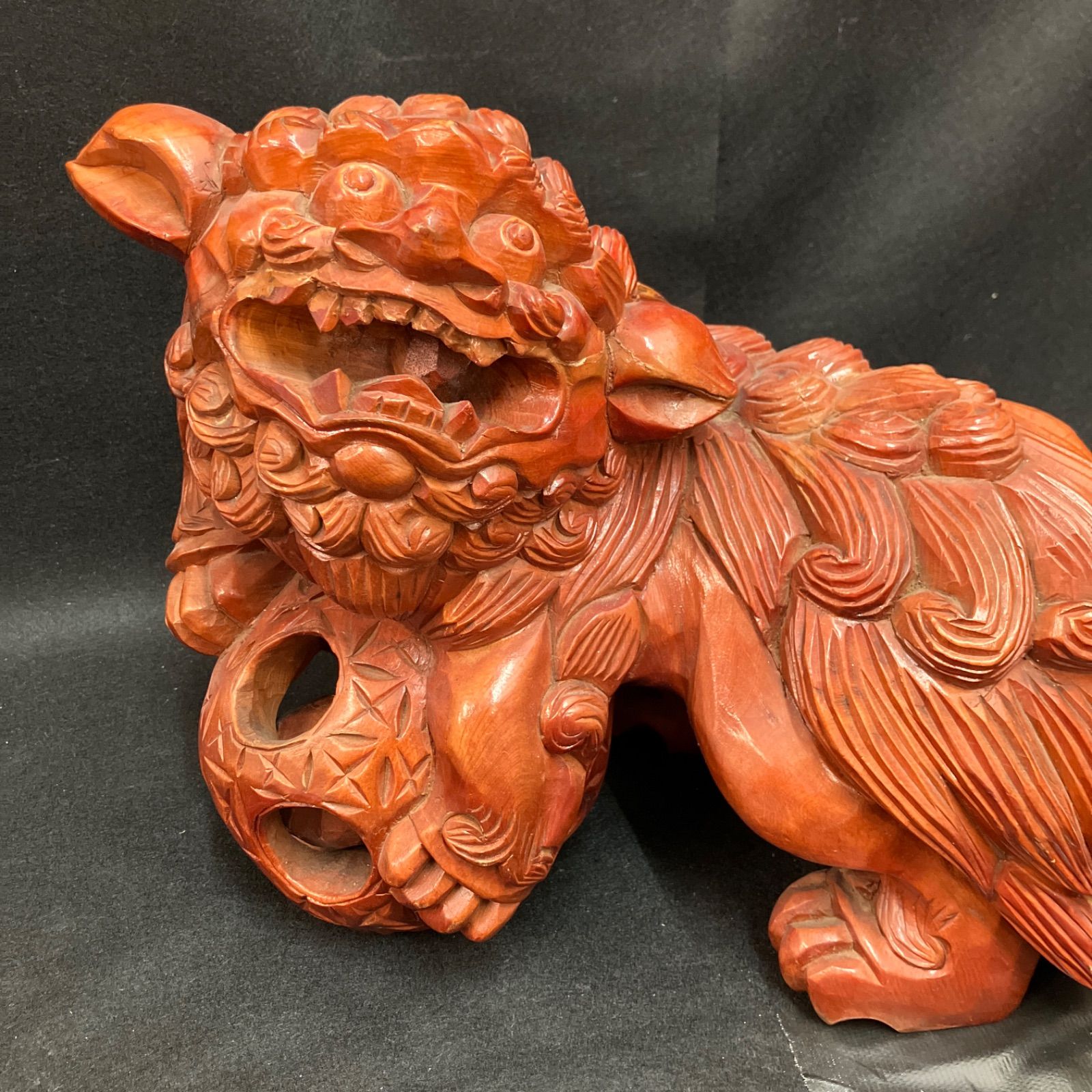 玉獅子 天然木彫 置物 骨董 彫刻 オブジェ 狛犬 魔除け 縁起物 シーサー 唐獅子 木彫り 玉獅子 シーサー 魔除け 天然木 オブジェ 置物 狛犬