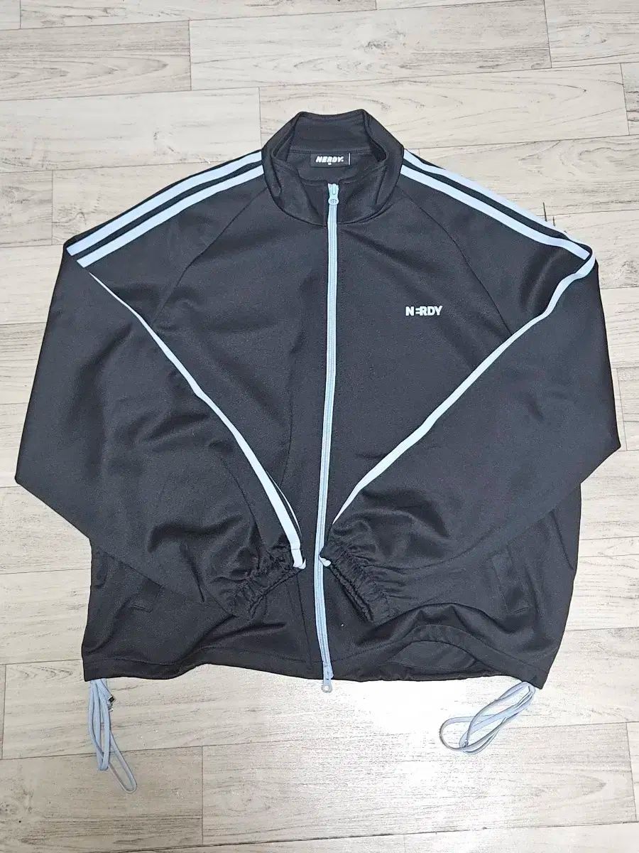 nerdy ジャージ トラックジャケット 上下セット 韓国 Mサイズ NERDY ジャージ M nerdy ジャージ トラックジャケット 上下セット 韓国