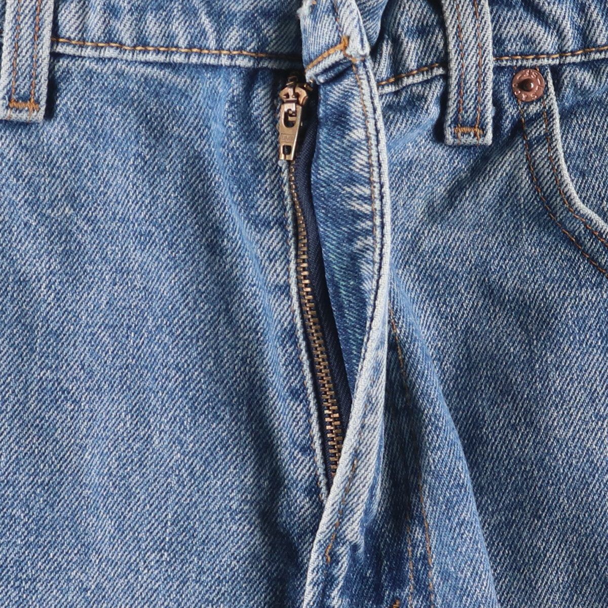 テーパードデニムパンツ