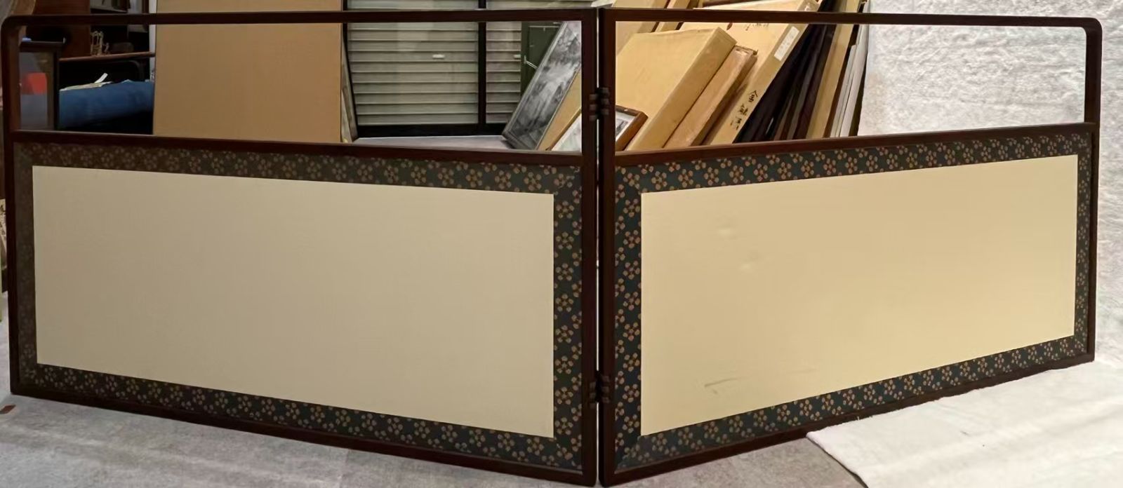 風炉先屏風 表装金チラシ 山水 屏風 日本画 風景表現 伝統技法 居室雰囲気 造作物茶道具 茶室道具 茶道 間仕切り 結界 和室 茶室 パーティション