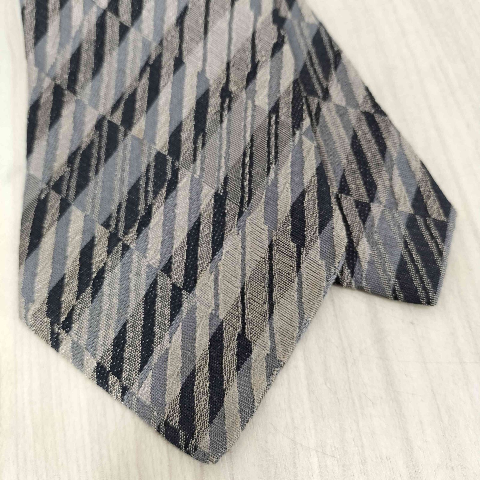 イッセイミヤケ ISSEY MIYAKE 80S 総柄ネクタイ メンズ 表記無