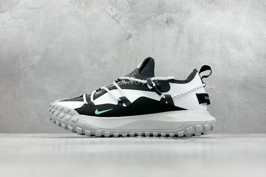 NIKE ACG MOUNTAIN FLY LOW SE White and Black