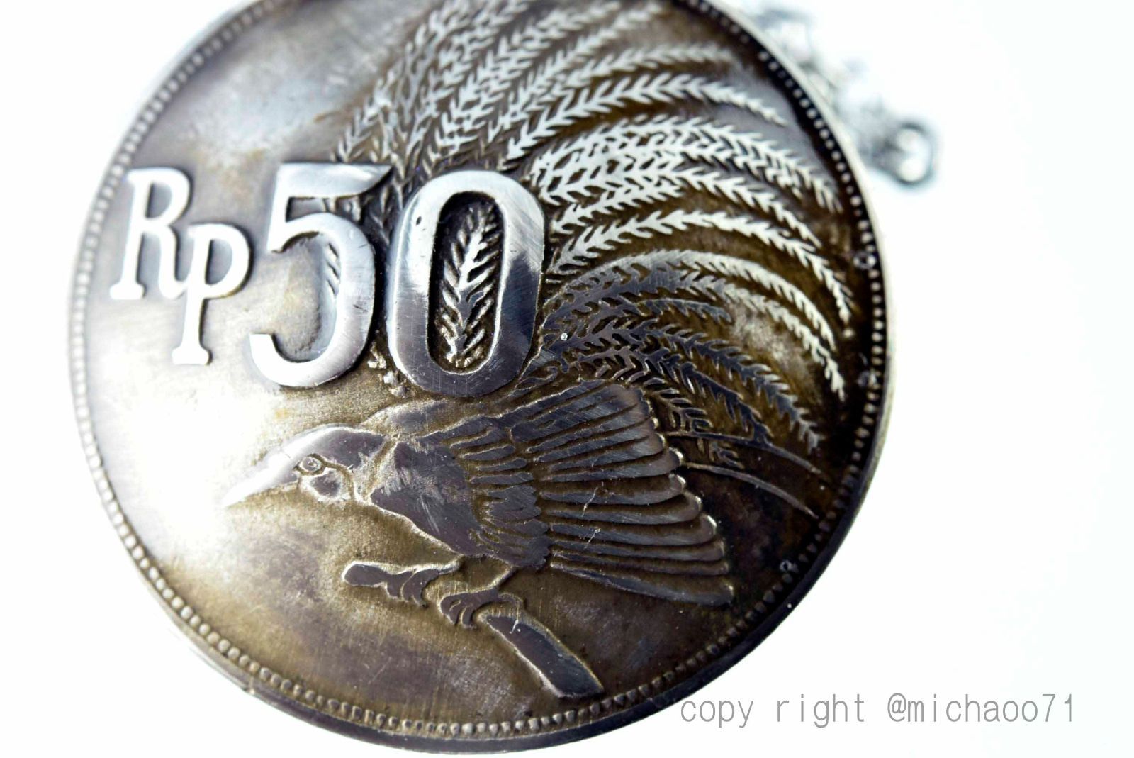 ビンテージ コインペンダントトップ、極楽鳥 ドーム状加工の個性的11247-494