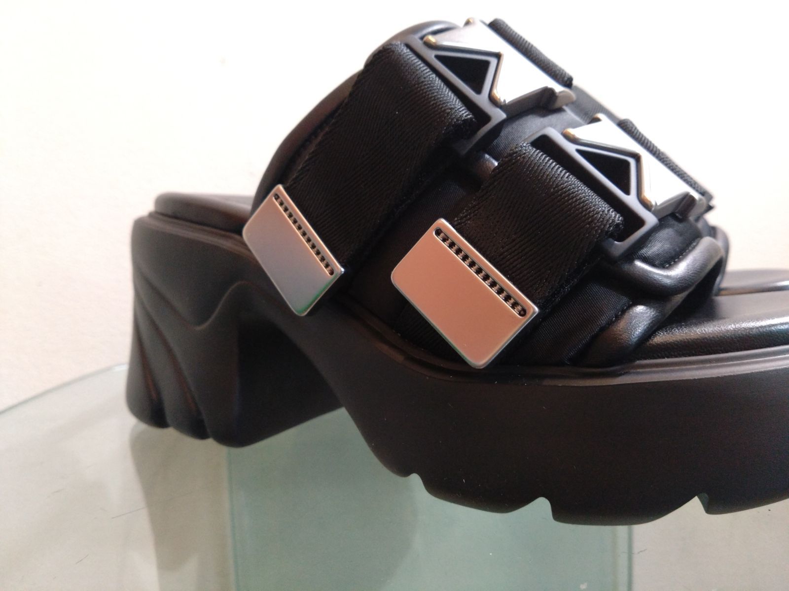新品37 ボッテガ ヴェネタ ブラック フラッシュサンダル フラッシュ サンダル BOTTEGA VENETA - 新品37 ボッテガ ヴェネタ フラッシュ