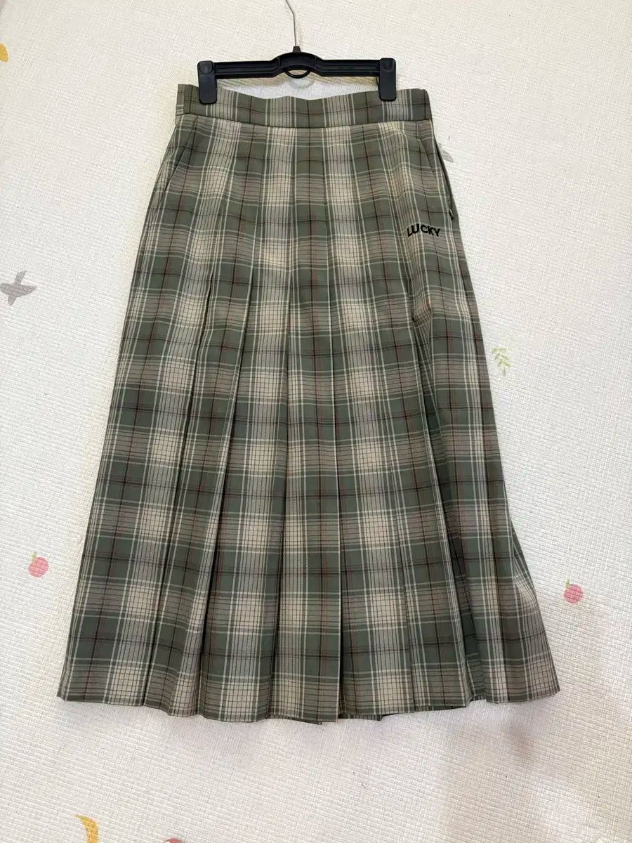 ラッキーシュエットロングスカート